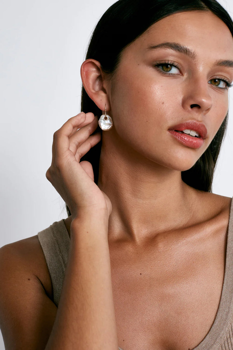 Kilauea Earring with White Pearl