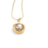 Organic Circle with Large Pearl Necklace